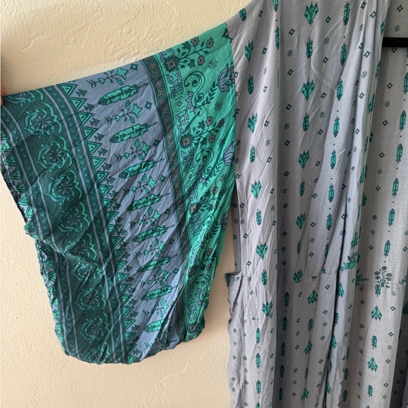 Spell and the Gypsy blue kimono - Picture 2 of 5